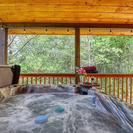 Adventure Retreat/Cabin/Pool+Hot Tub/Game Room+Theater Sevierville Eksteriør bilde
