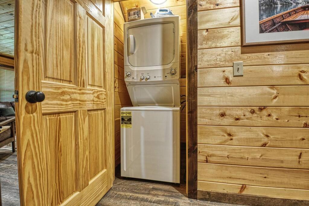 Adventure Retreat/Cabin/Pool+Hot Tub/Game Room+Theater Sevierville Eksteriør bilde