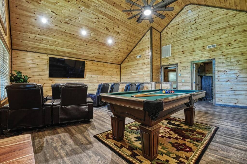 Adventure Retreat/Cabin/Pool+Hot Tub/Game Room+Theater Sevierville Eksteriør bilde