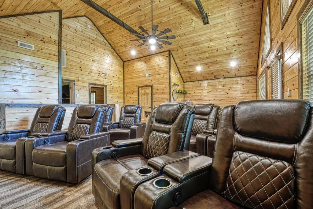 Adventure Retreat/Cabin/Pool+Hot Tub/Game Room+Theater Sevierville Eksteriør bilde