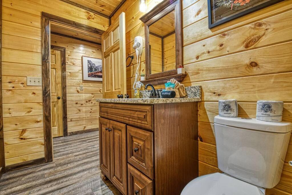 Adventure Retreat/Cabin/Pool+Hot Tub/Game Room+Theater Sevierville Eksteriør bilde