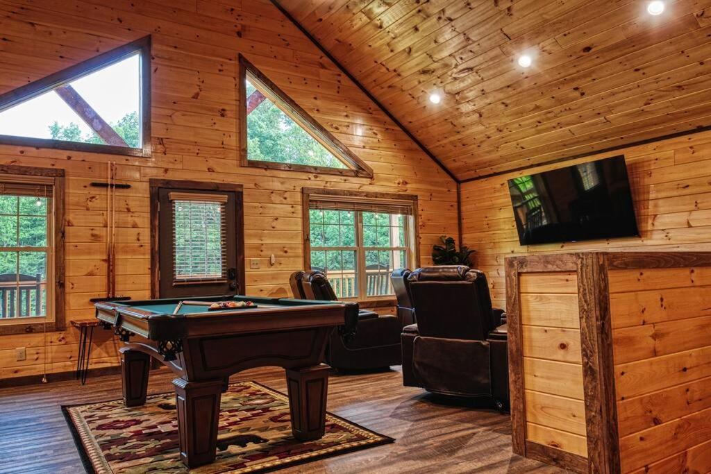 Adventure Retreat/Cabin/Pool+Hot Tub/Game Room+Theater Sevierville Eksteriør bilde