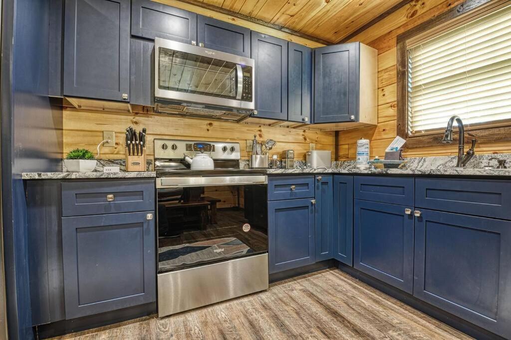 Adventure Retreat/Cabin/Pool+Hot Tub/Game Room+Theater Sevierville Eksteriør bilde