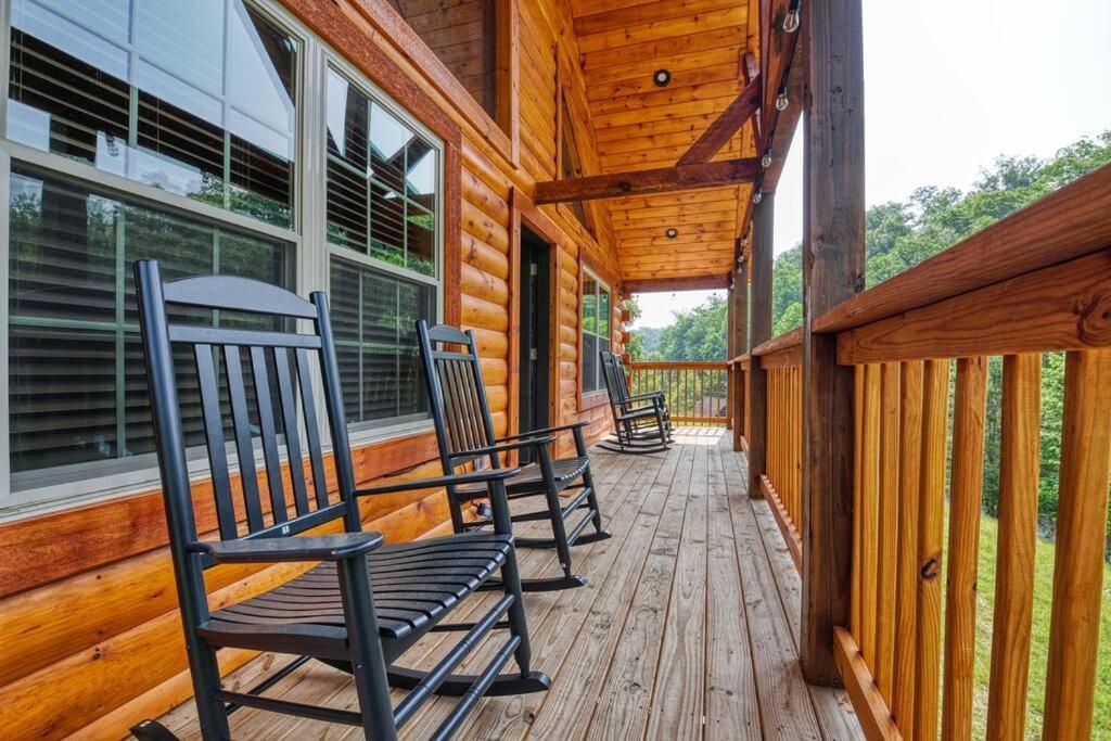 Adventure Retreat/Cabin/Pool+Hot Tub/Game Room+Theater Sevierville Eksteriør bilde