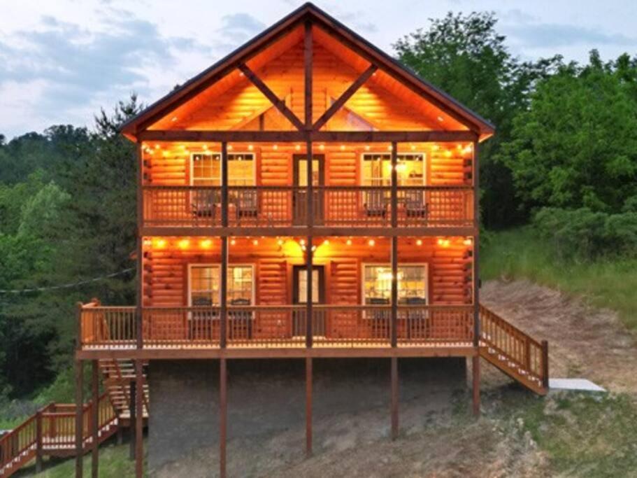 Adventure Retreat/Cabin/Pool+Hot Tub/Game Room+Theater Sevierville Eksteriør bilde