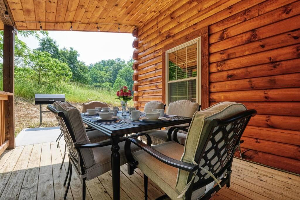 Adventure Retreat/Cabin/Pool+Hot Tub/Game Room+Theater Sevierville Eksteriør bilde