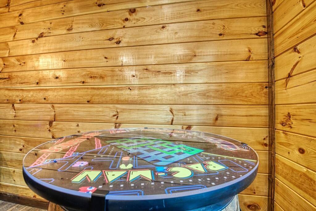 Adventure Retreat/Cabin/Pool+Hot Tub/Game Room+Theater Sevierville Eksteriør bilde