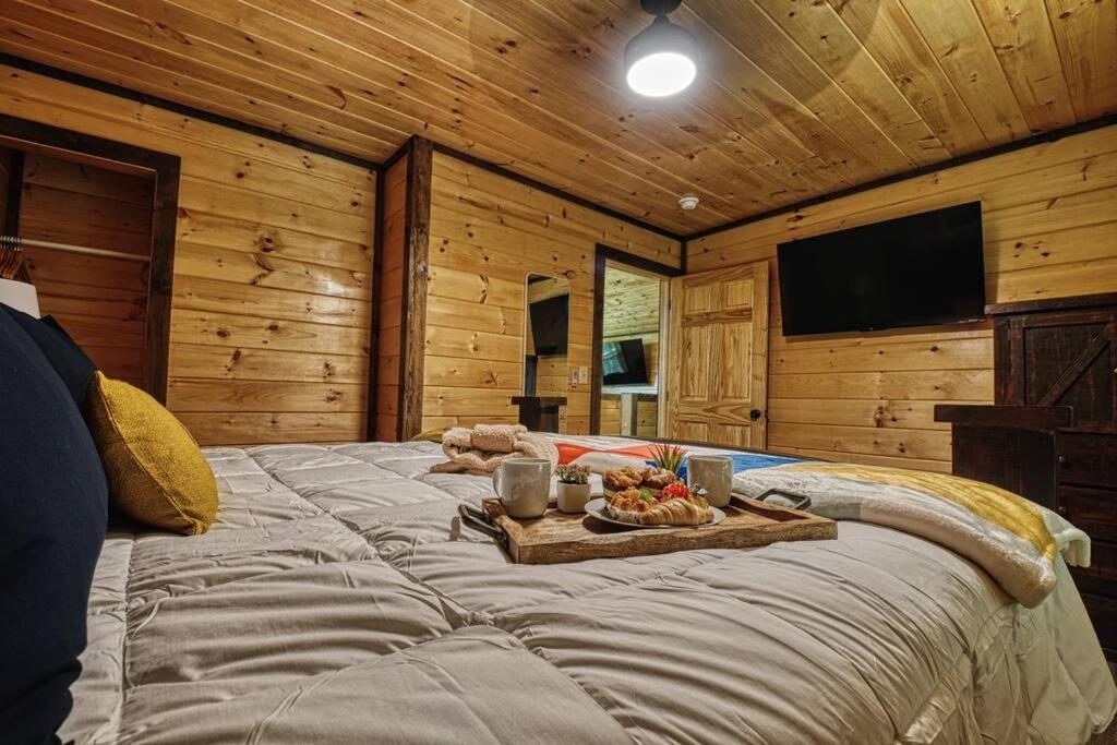 Adventure Retreat/Cabin/Pool+Hot Tub/Game Room+Theater Sevierville Eksteriør bilde