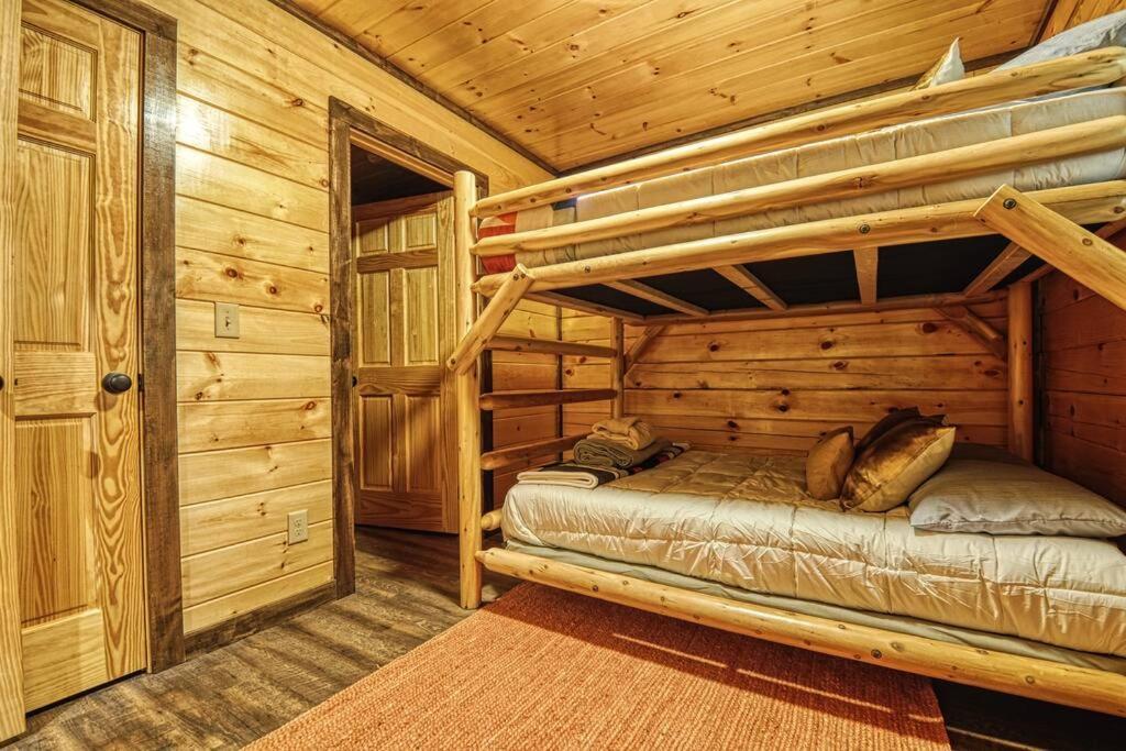 Adventure Retreat/Cabin/Pool+Hot Tub/Game Room+Theater Sevierville Eksteriør bilde