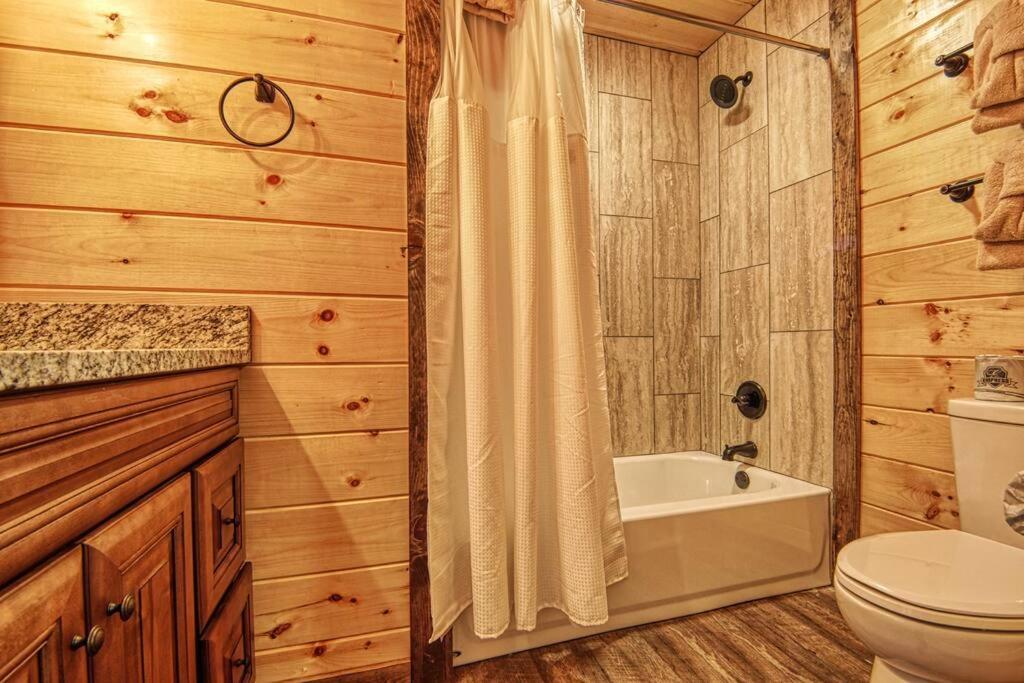 Adventure Retreat/Cabin/Pool+Hot Tub/Game Room+Theater Sevierville Eksteriør bilde