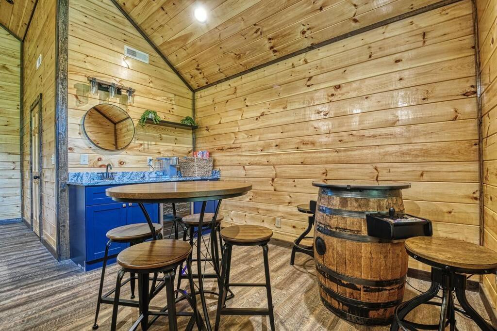 Adventure Retreat/Cabin/Pool+Hot Tub/Game Room+Theater Sevierville Eksteriør bilde