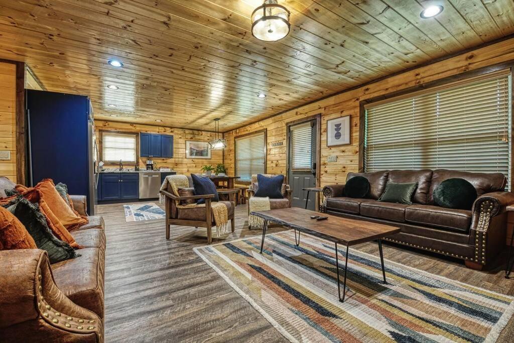 Adventure Retreat/Cabin/Pool+Hot Tub/Game Room+Theater Sevierville Eksteriør bilde