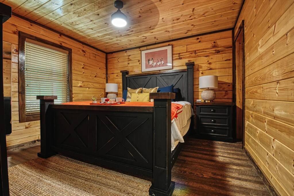 Adventure Retreat/Cabin/Pool+Hot Tub/Game Room+Theater Sevierville Eksteriør bilde